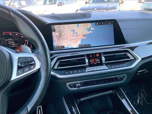 Used 2021 BMW X5 M50i w/ Executive Package image 7
