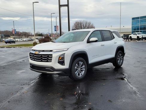 New 2026 Chevrolet Equinox LT w/ Convenience Package II image 4