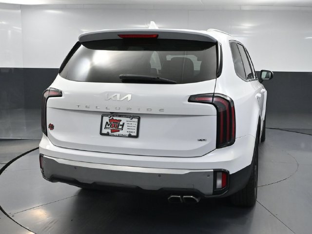 Used 2024 Kia Telluride EX w/ EX Captain's Chair Package AWD/4WD image 5