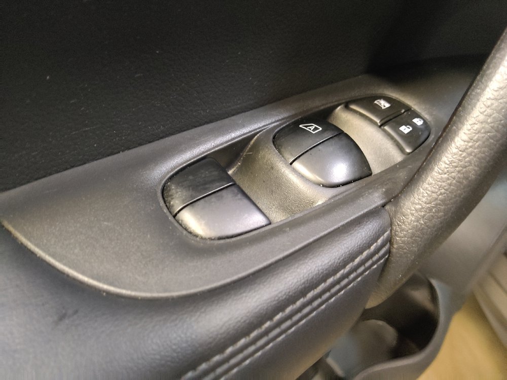 Used 2017 Nissan Rogue S w/ S Appearance Package FWD image 27