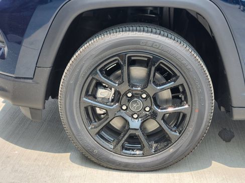 New 2026 Jeep Compass Latitude AWD/4WD image 11