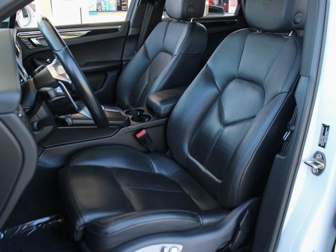 Used 2017 Porsche Macan S AWD/4WD image 19