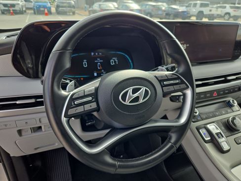 Used 2024 Hyundai Palisade SEL FWD image 16