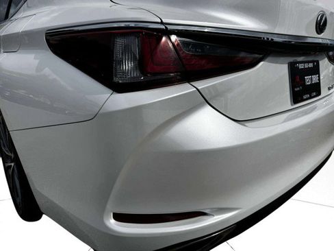 Used 2023 Lexus ES 350 image 14