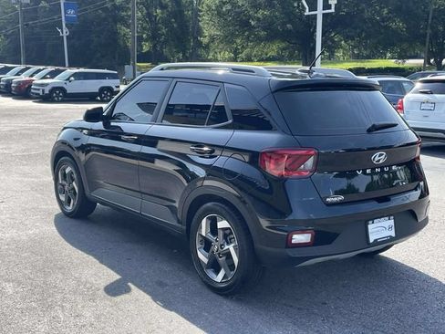 Used 2024 Hyundai Venue SEL FWD image 5