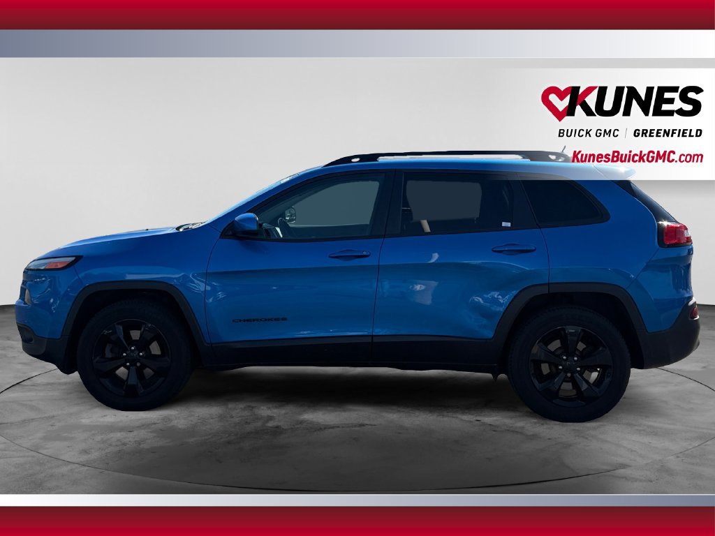 Used 2018 Jeep Cherokee Latitude w/ Altitude Package AWD/4WD image 6