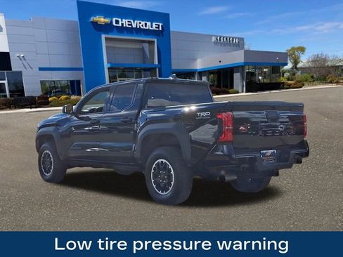Used 2025 Toyota Tacoma TRD Off-Road image 6