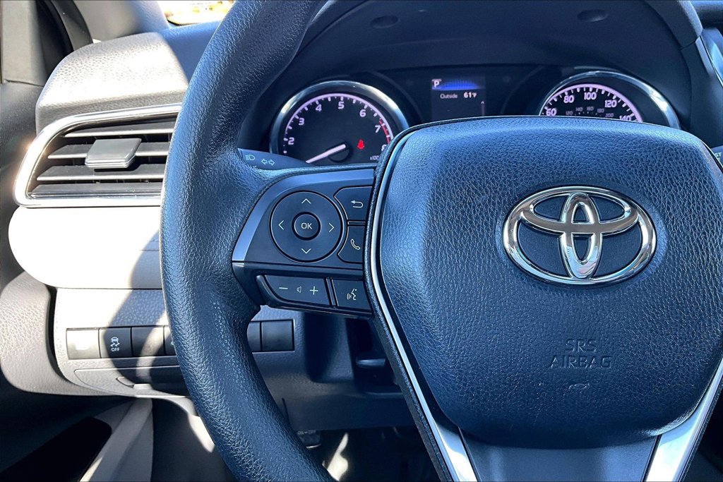 Used 2018 Toyota Camry LE FWD image 24