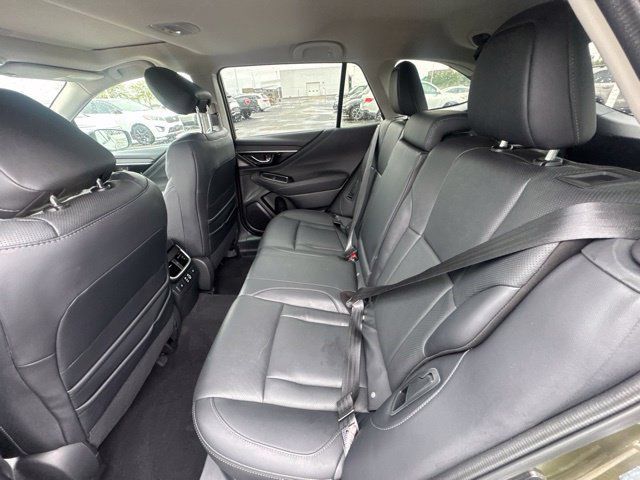 Used 2025 Subaru Outback Touring AWD/4WD image 13