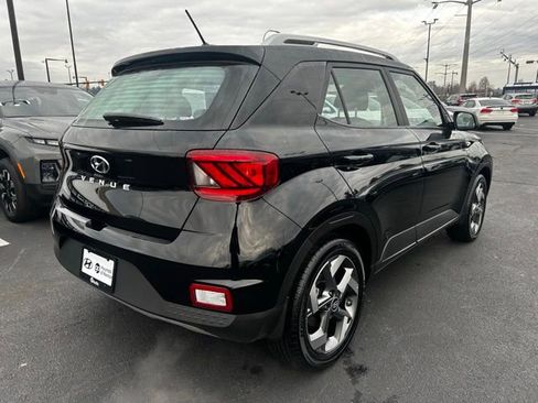 Certified 2025 Hyundai Venue SEL image 7
