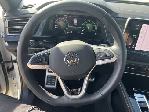 Certified 2025 Volkswagen Atlas Cross Sport SEL Premium R-Line image 17