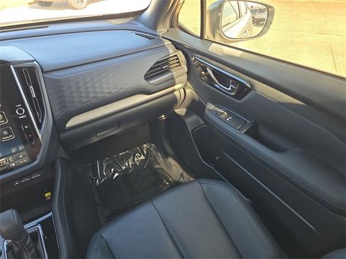 Certified 2025 Subaru Forester Limited image 11