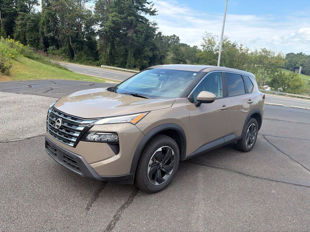 Used 2025 Nissan Rogue SV AWD/4WD image 4