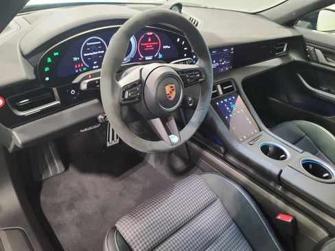 New 2026 Porsche Taycan 4S image 4