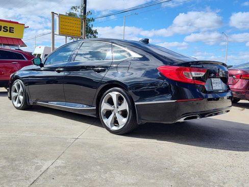 Used 2018 Honda Accord Touring image 4