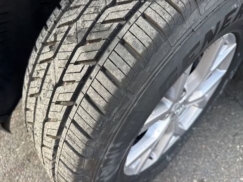 Used 2022 Jeep Grand Cherokee Limited image 7