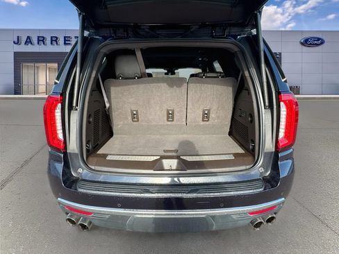 Used 2023 GMC Yukon Denali RWD image 28