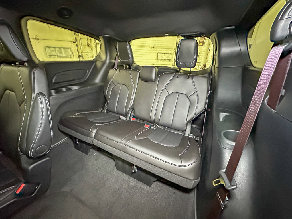 New 2027 Chrysler Pacifica Select AWD/4WD image 24