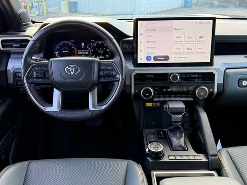 Used 2024 Toyota Tacoma Trailhunter image 30