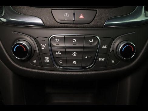 Used 2023 Chevrolet Equinox LT image 25