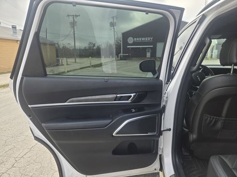 Used 2024 Kia Telluride SX X-Pro image 6