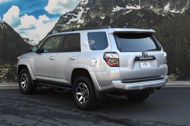 Certified 2023 Toyota 4Runner TRD Off-Road AWD/4WD image 9