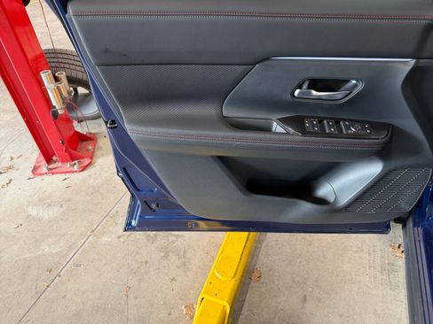 Used 2025 Nissan Kicks SR image 25