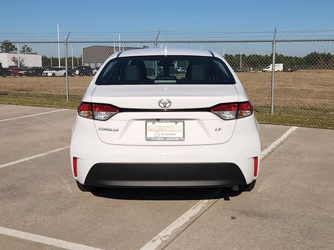 Used 2025 Toyota Corolla LE image 6