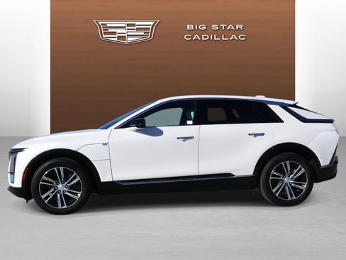 Certified 2024 Cadillac Lyriq Luxury image 2