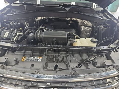 Used 2020 Ford Explorer XLT w/ Equipment Group 202A AWD/4WD image 30