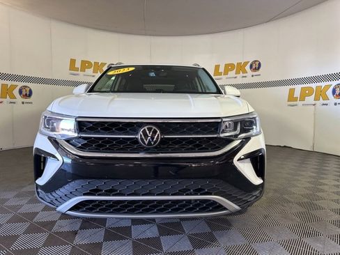 Used 2023 Volkswagen Taos SEL image 9
