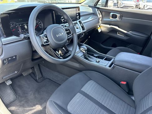 Certified 2023 Kia Sorento LX FWD image 15