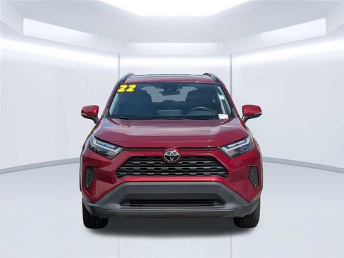 Used 2022 Toyota RAV4 XLE w/ Convenience Package FWD image 11