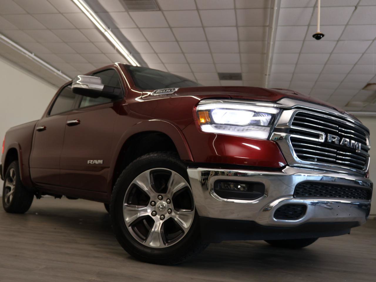 Used 2022 RAM 1500 Laramie AWD/4WD image 1