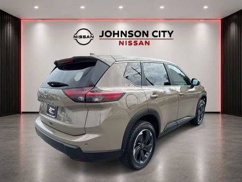 Used 2025 Nissan Rogue SV AWD/4WD image 5