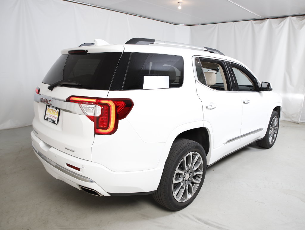 Used 2023 GMC Acadia Denali AWD/4WD image 3