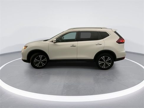 Used 2020 Nissan Rogue SV w/ Premium Package image 9