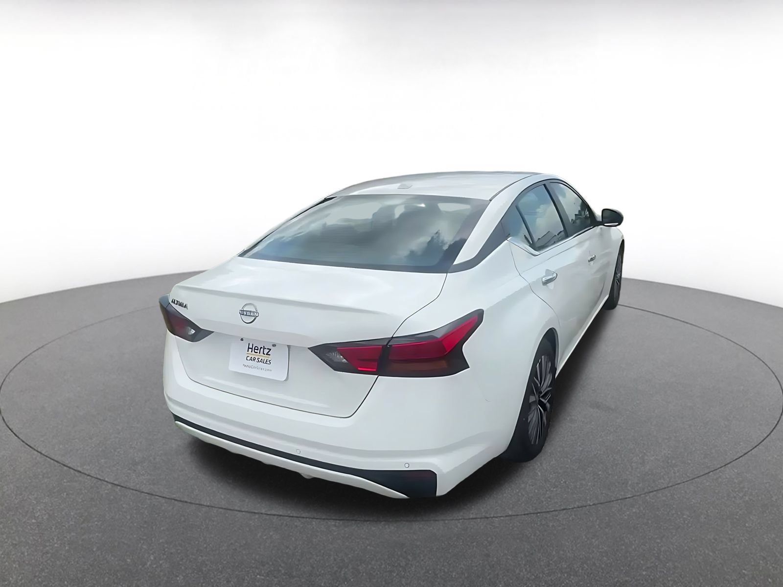 Used 2025 Nissan Altima 2.5 SV FWD image 14