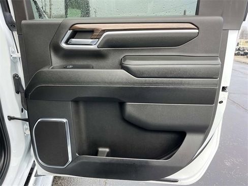 Used 2024 Chevrolet Silverado 3500 LT image 23