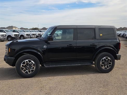 New 2025 Ford Bronco Outer Banks image 2