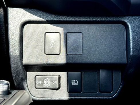 Used 2023 Toyota Tacoma SR5 RWD image 16