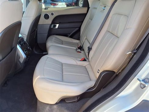 Used 2019 Land Rover Range Rover Sport HSE image 10