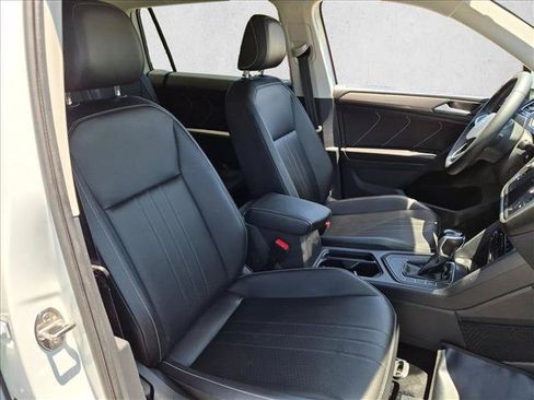 Used 2023 Volkswagen Tiguan SE FWD image 21