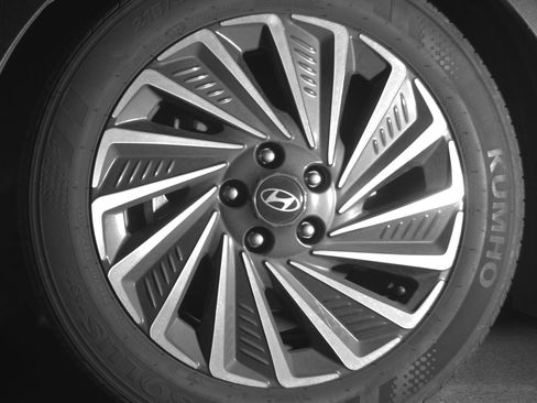 Used 2025 Hyundai Sonata SEL image 12