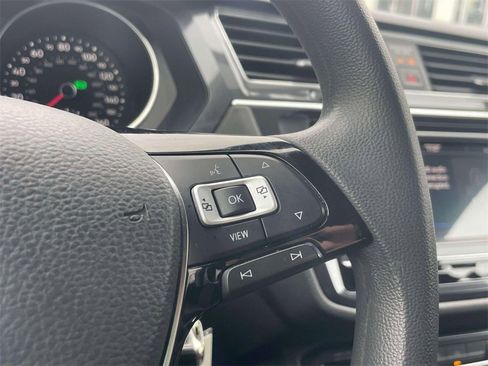 Used 2021 Volkswagen Tiguan S image 21
