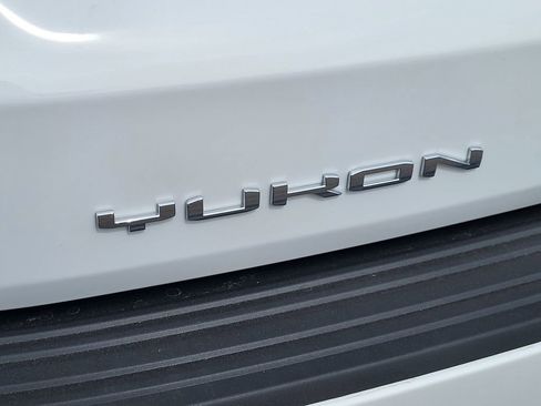 New 2026 GMC Yukon AT4 Ultimate w/ LPO, Illumination Package image 8