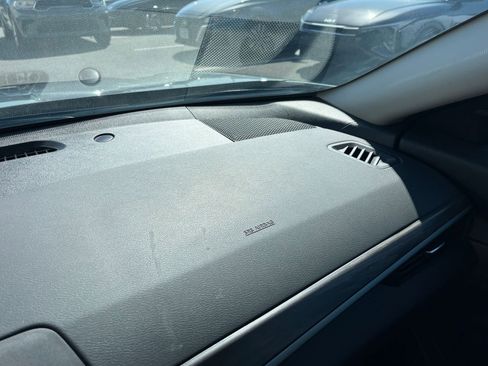 Used 2025 Nissan Altima 2.5 SV FWD image 36