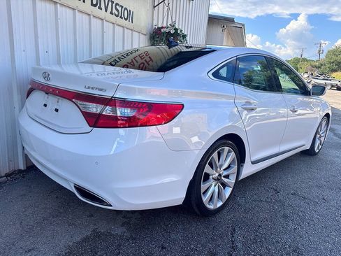 Used 2014 Hyundai Azera Limited w/ Option Group 02 FWD image 2