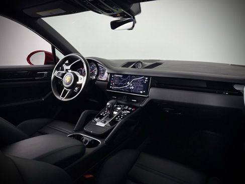 Used 2023 Porsche Cayenne Coupe image 22