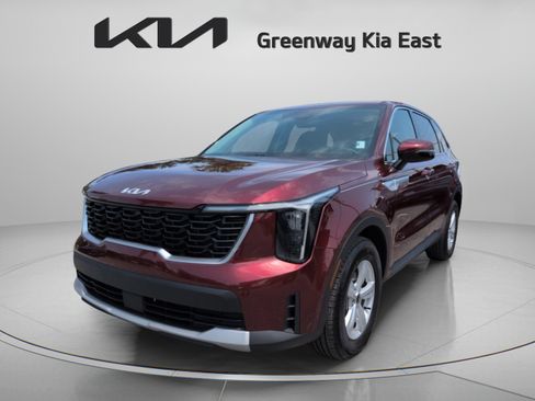 Certified 2025 Kia Sorento LX FWD image 10